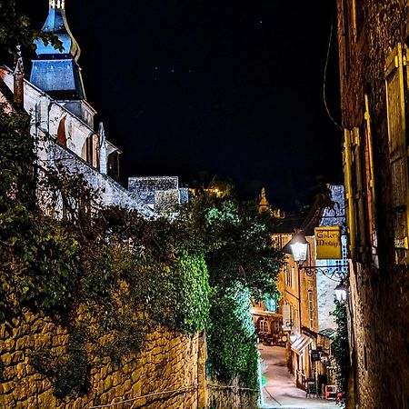 Centrally Located Sarlat Apartment With Medieval Town Views Экстерьер фото